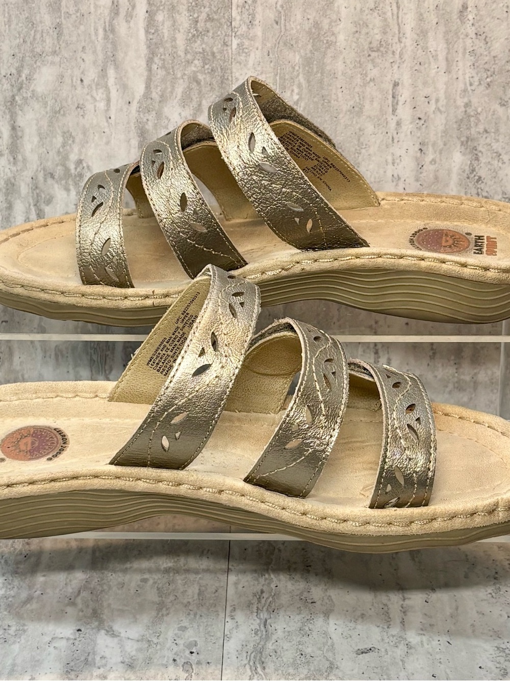 Earth Spirit Gold Metallic Leather Comfort Flats Slip Ons Sandals Sz 10